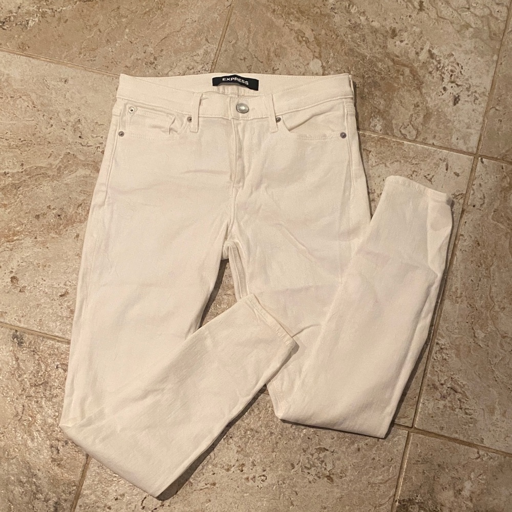 Express Classic White Denim Jeans